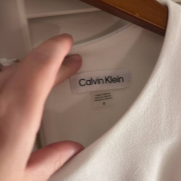 Calvin Klein Women's White Pleated Waist Jumpsuit NWT Flawed Gem! Size 8 - Picture 9 of 9